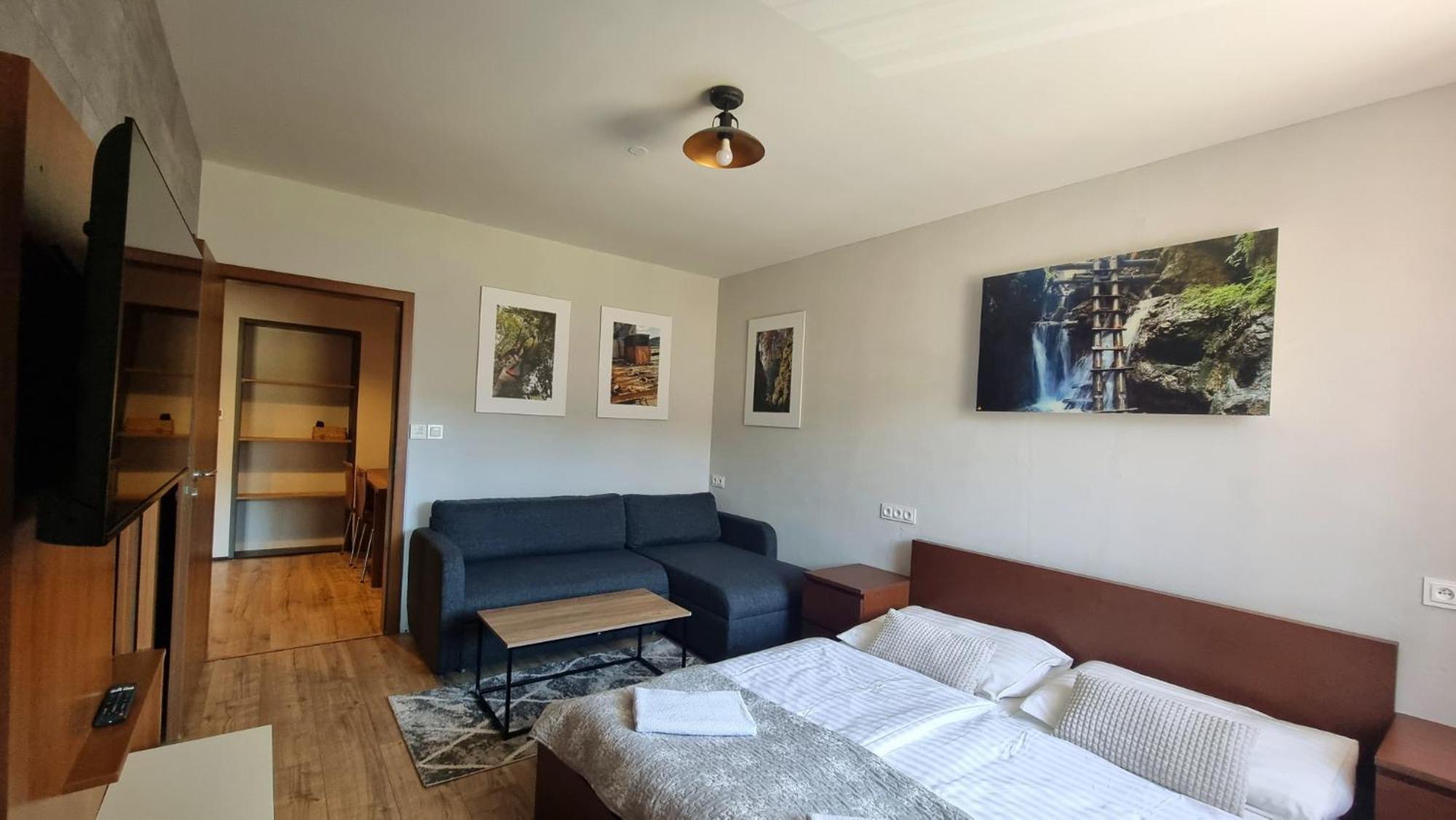 Hotel & Apartmány Hollópatak Kültér fotó