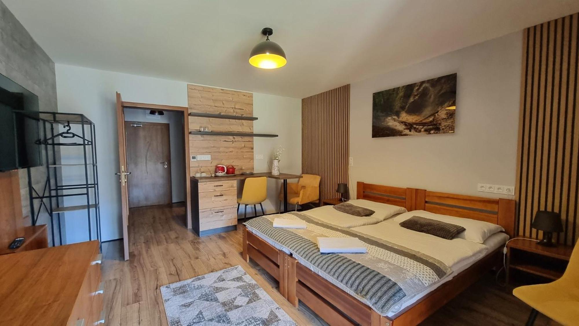Hotel & Apartmány Hollópatak Kültér fotó