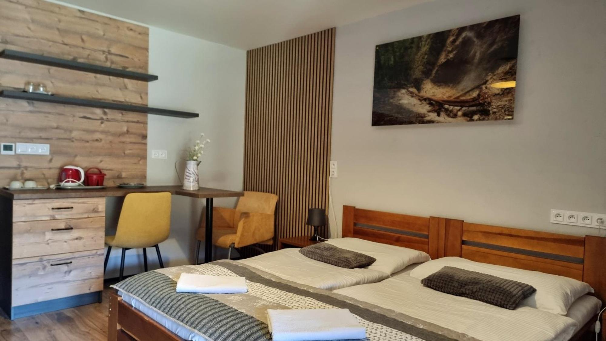 Hotel & Apartmány Hollópatak Kültér fotó
