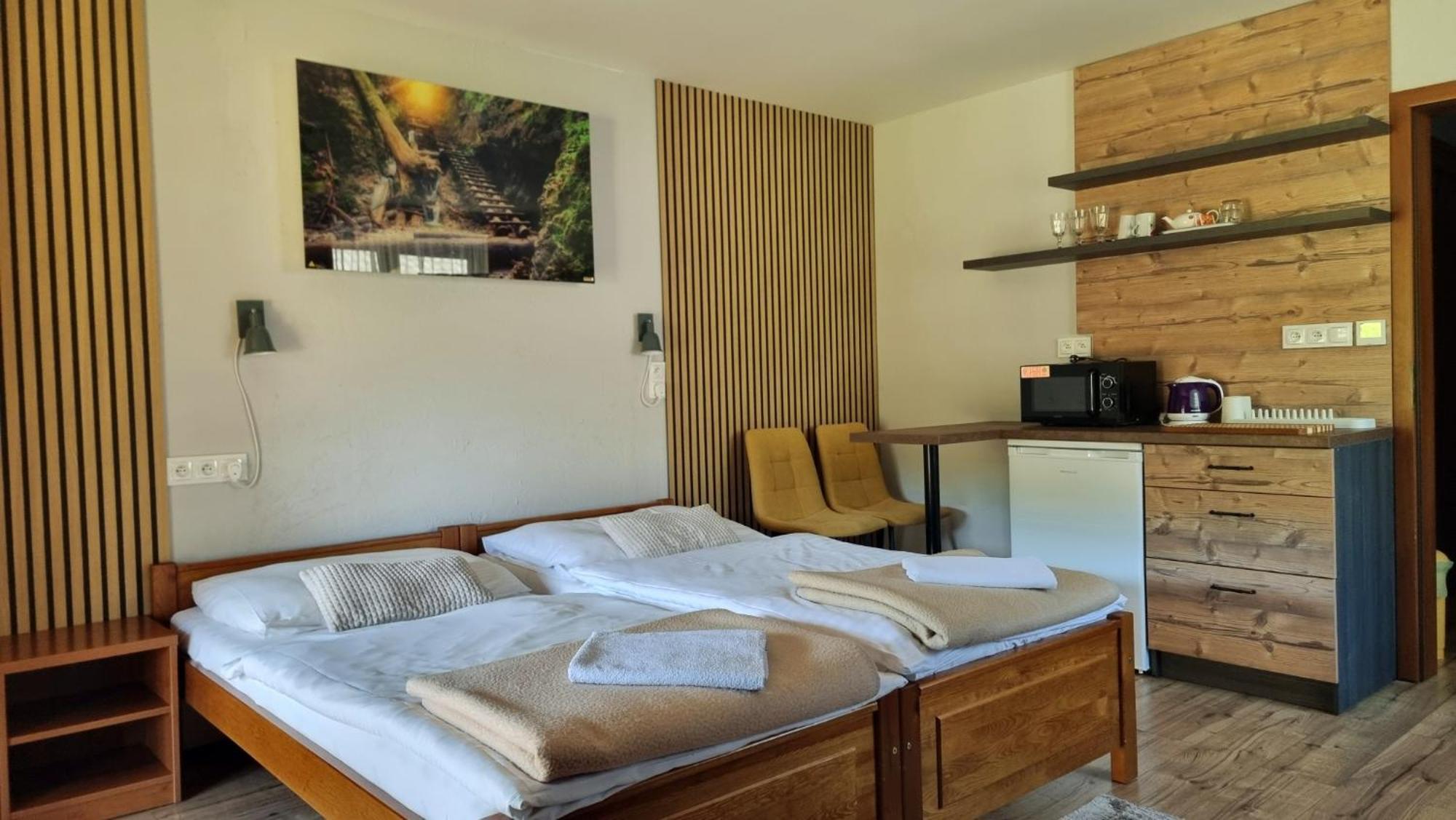 Hotel & Apartmány Hollópatak Kültér fotó