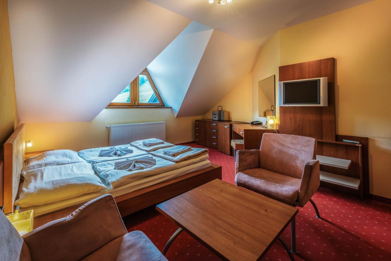 Hotel & Apartmány Hollópatak Kültér fotó