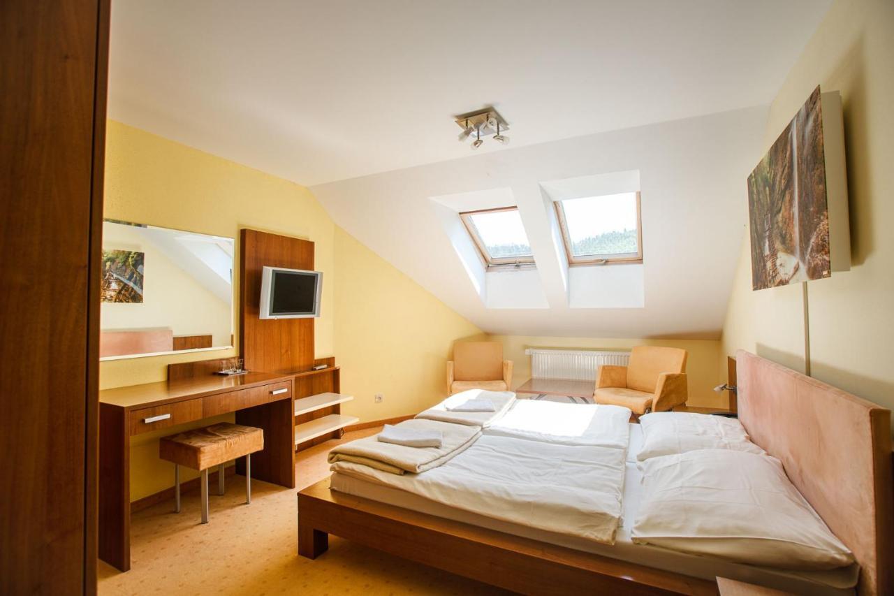 Hotel & Apartmány Hollópatak Kültér fotó