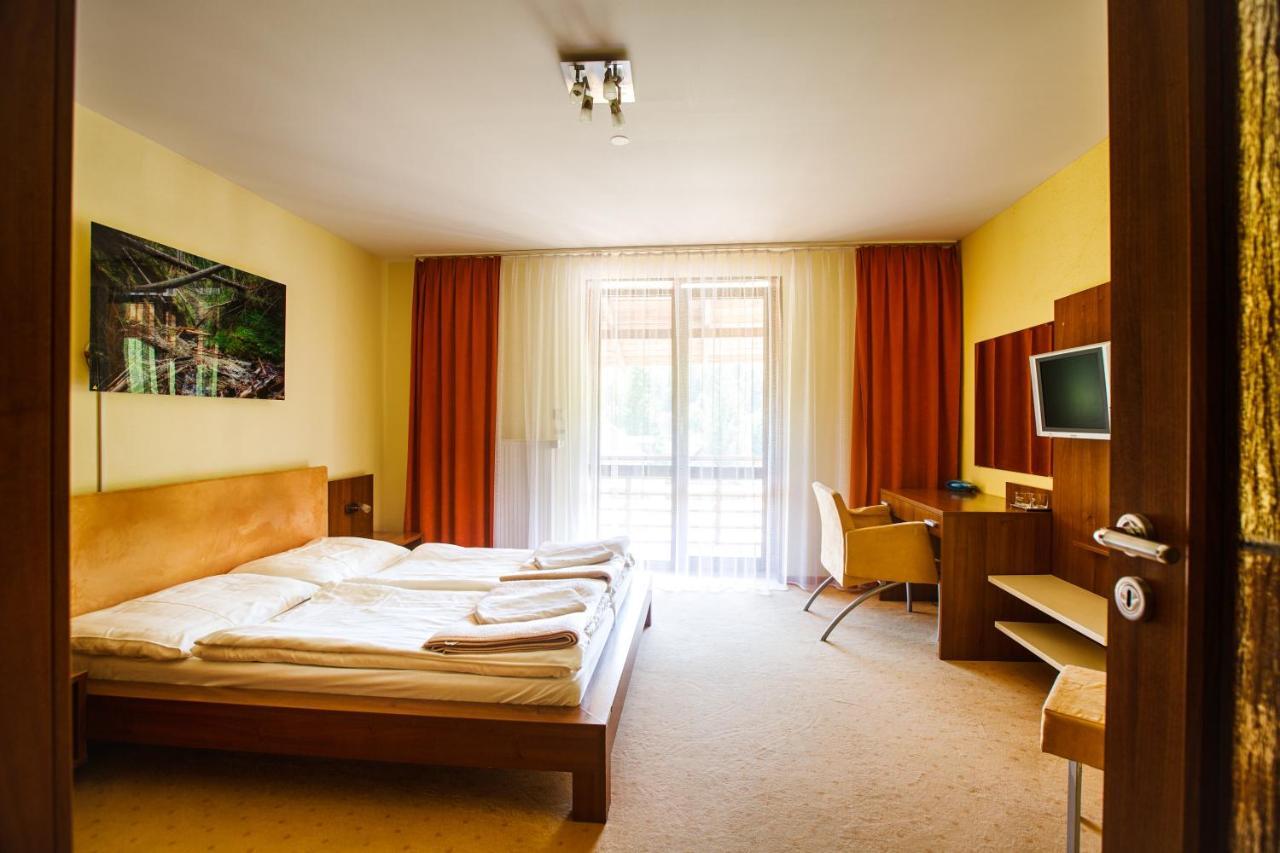 Hotel & Apartmány Hollópatak Kültér fotó