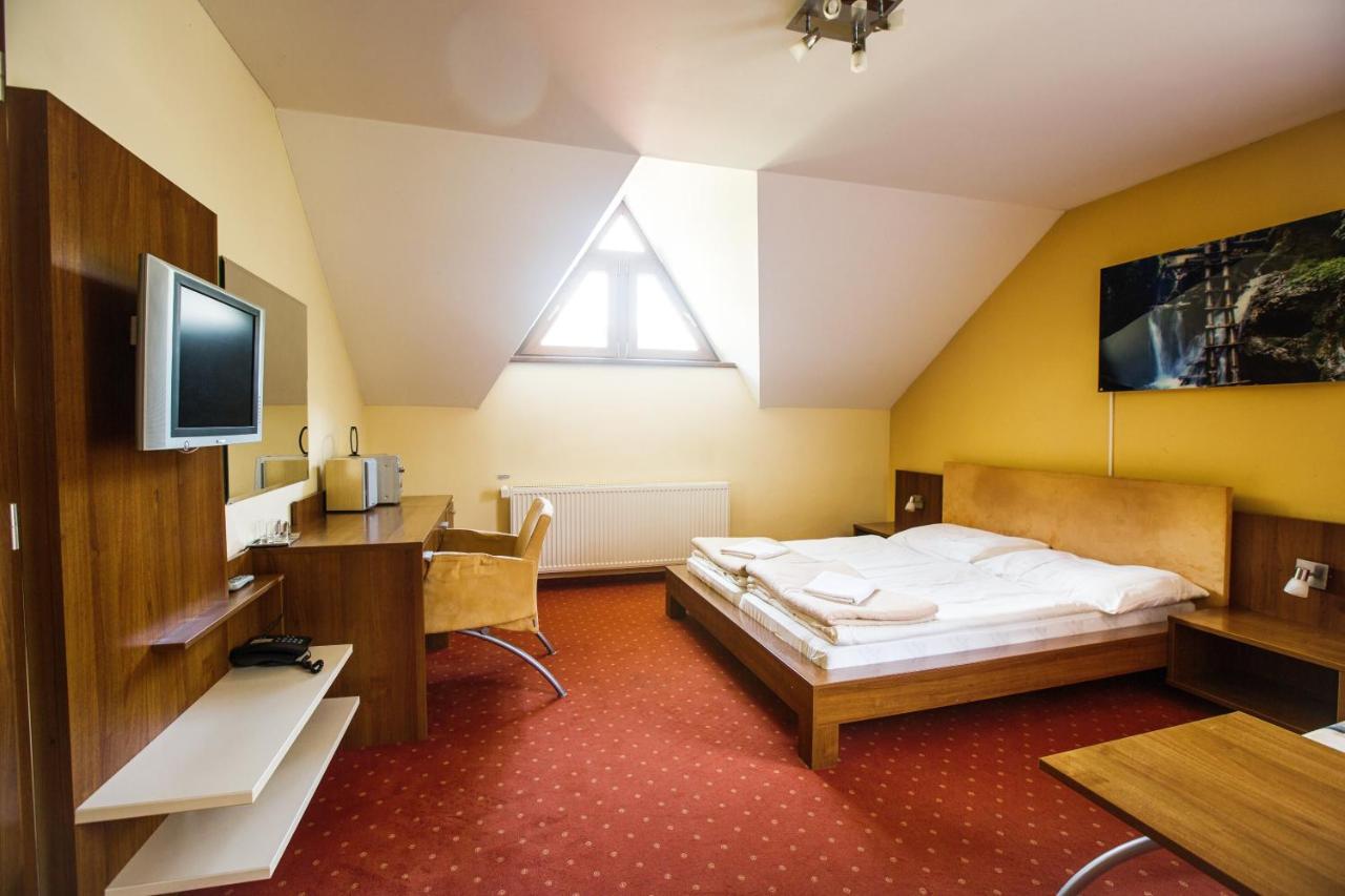 Hotel & Apartmány Hollópatak Kültér fotó