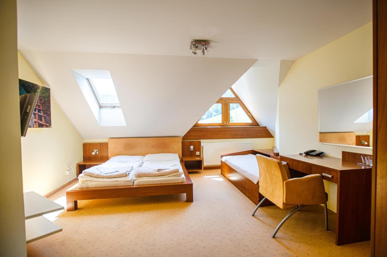 Hotel & Apartmány Hollópatak Kültér fotó