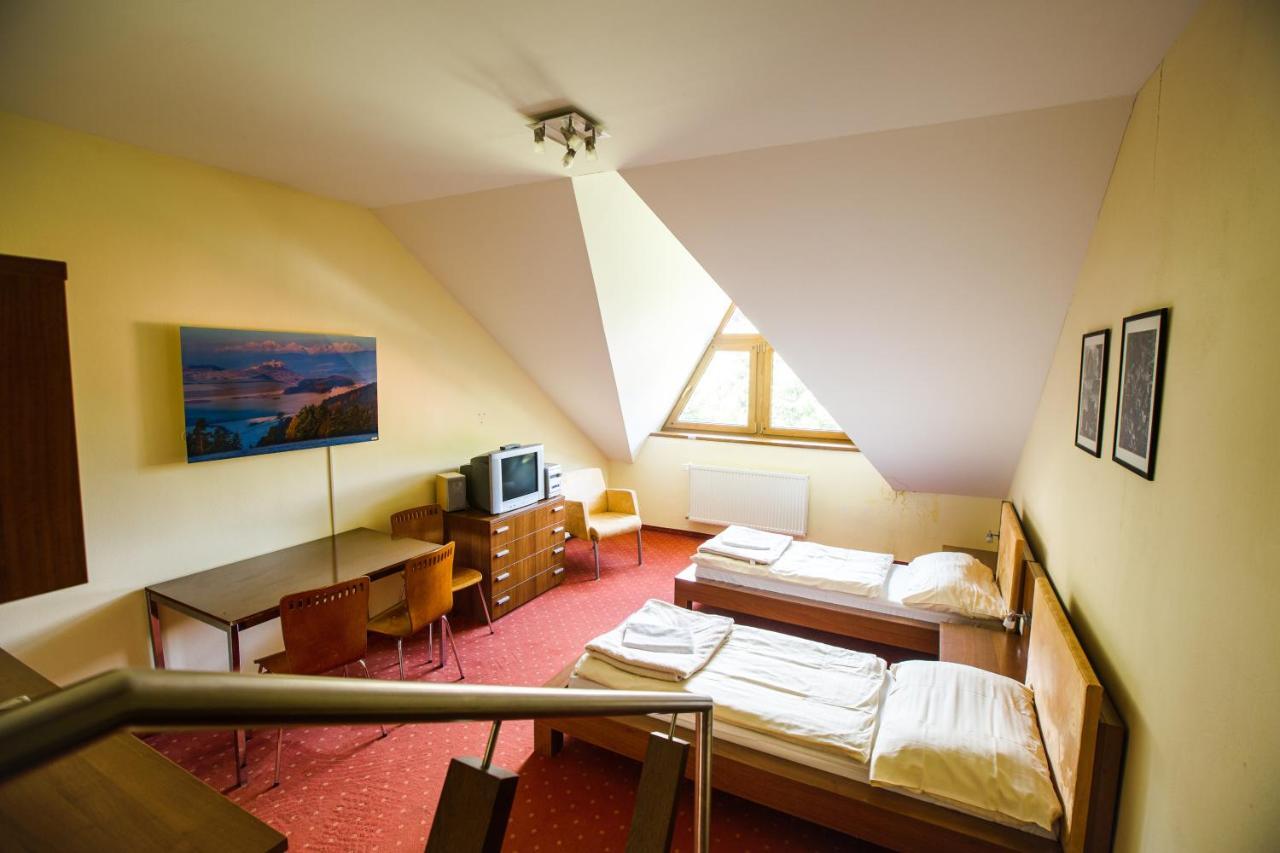 Hotel & Apartmány Hollópatak Kültér fotó