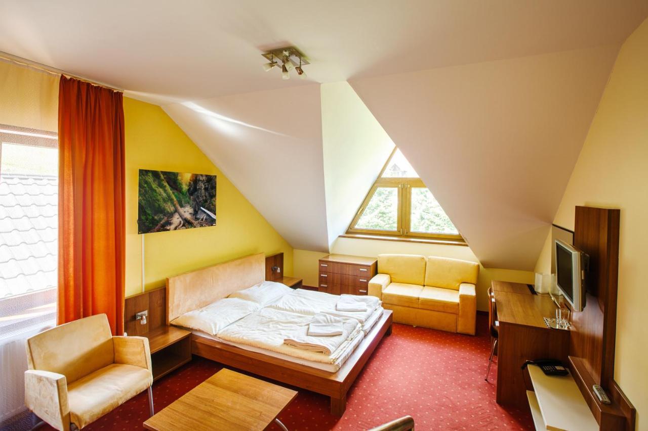 Hotel & Apartmány Hollópatak Kültér fotó