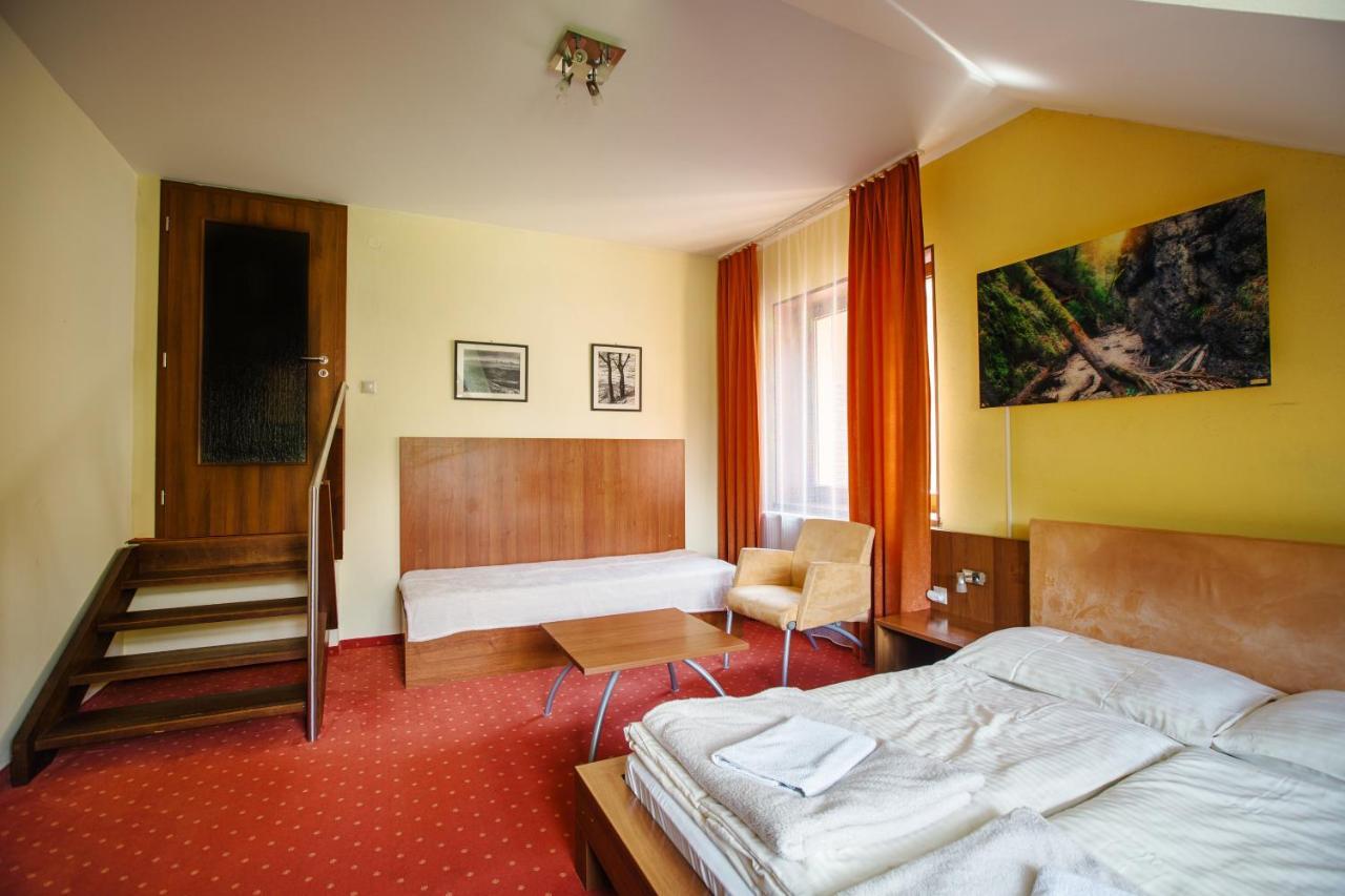 Hotel & Apartmány Hollópatak Kültér fotó